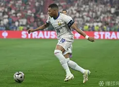 姆巴佩在MAD比赛中出色发挥，表现优异引发热议！赢得满堂喝彩(申花球迷姆巴佩)-爱游戏官方入口